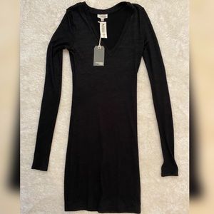 Wilfred black v neck dress midi